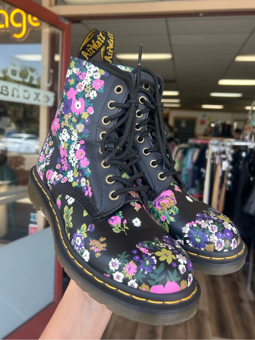 Dr. Marten 1460 “Vintage Floral Leather Lace Up Boots” - Picture 2 of 7